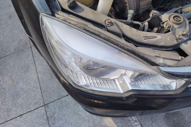 Used Soueast V3 Lingyue 2011 Revised Version 1.5L Manual – Style Edition Right Front Headlight