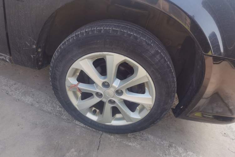 Used Soueast V3 Lingyue 2011 Revised Version 1.5L Manual – Style Edition Right Front Wheel Hub