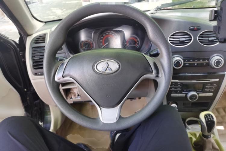 Used Soueast V3 Lingyue 2011 1.5L Manual Comfort Edition Steering Wheel