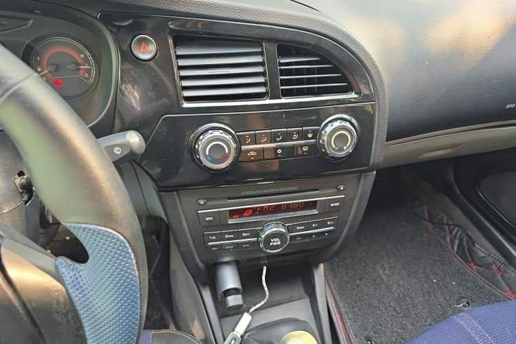 Used Soueast V3 Lingyue 2011 1.5L Manual Style Edition Audio And AC Panel