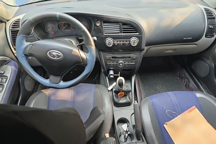 Used Soueast V3 Lingyue 2011 1.5L Manual Style Edition Center Console