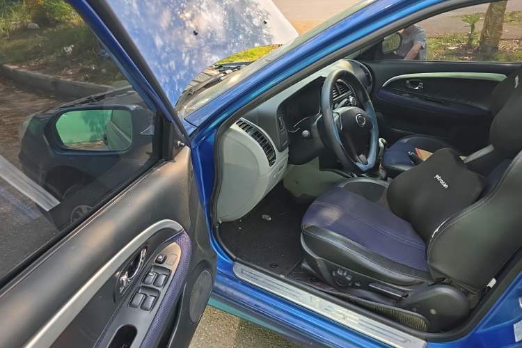 Used Soueast V3 Lingyue 2011 1.5L Manual Style Edition Driver Seat