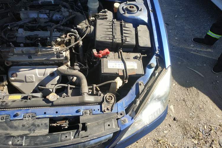 Used Soueast V3 Lingyue 2011 1.5L Manual Happiness Edition Engine Bay Left