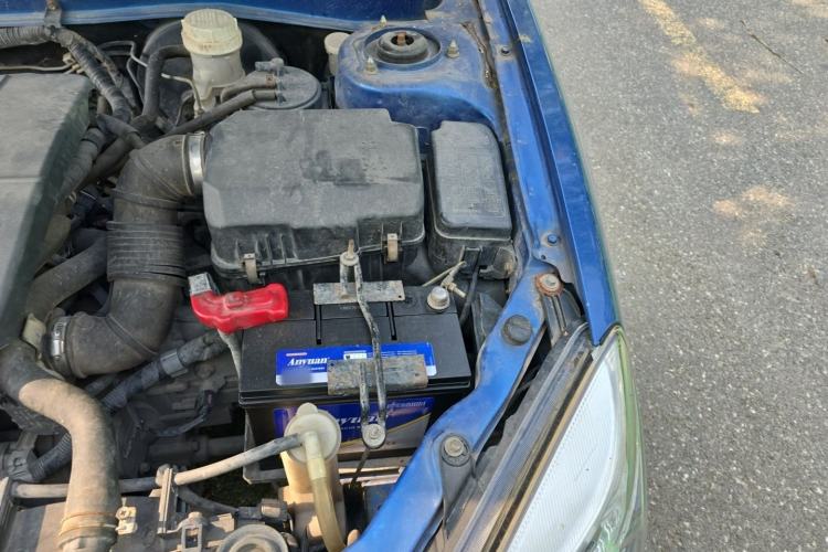 Used Soueast V3 Lingyue 2011 1.5L Manual Style Edition Engine Bay Left