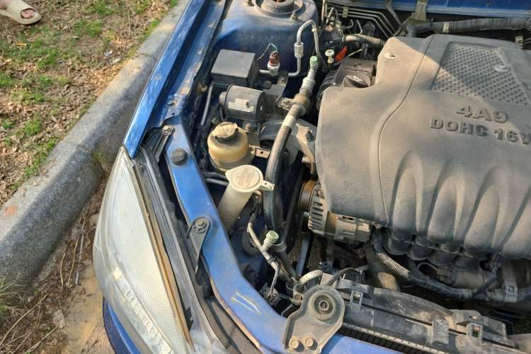 Used Soueast V3 Lingyue 2011 1.5L Manual Style Edition Engine Bay Right