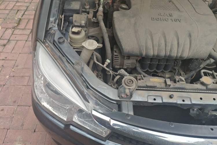 Used Soueast V3 Lingyue 2011 1.5L Manual Comfort Edition Engine Bay Right