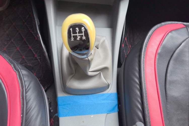 Used Soueast V3 Lingyue 2011 1.5L Manual Upgrade Edition Gear Lever