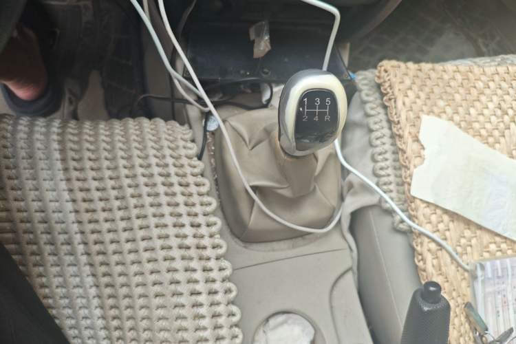 Used Soueast V3 Lingyue 2011 1.5L Manual Comfort Edition Gear Lever