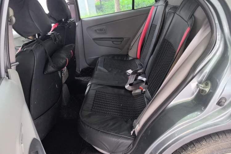 Used Soueast V3 Lingyue 2011 1.5L Manual Upgrade Edition Left Rear Seat