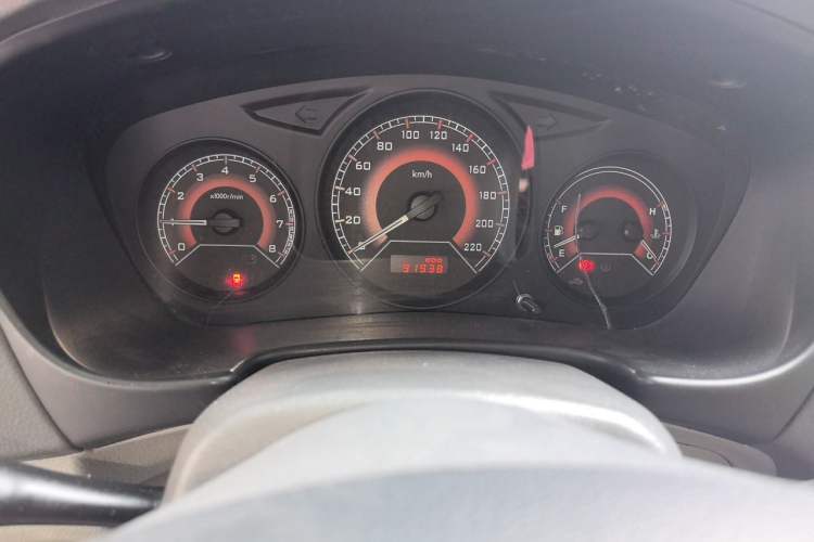 Used Soueast V3 Lingyue 2011 1.5L Manual Upgrade Edition Odometer Close Up