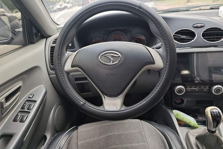 Used Soueast V3 Lingyue 2011 1.5L Manual Comfort Edition Steering Wheel