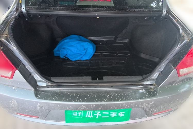 Used Soueast V3 Lingyue 2011 1.5L Manual Upgrade Edition Trunk