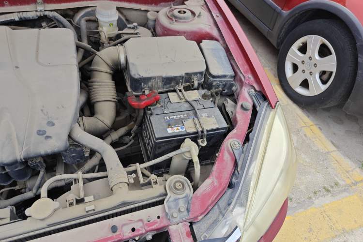 Used Soueast V3 Lingyue 2011 Revised Version 1.5L Manual – Style Edition Engine Bay Left