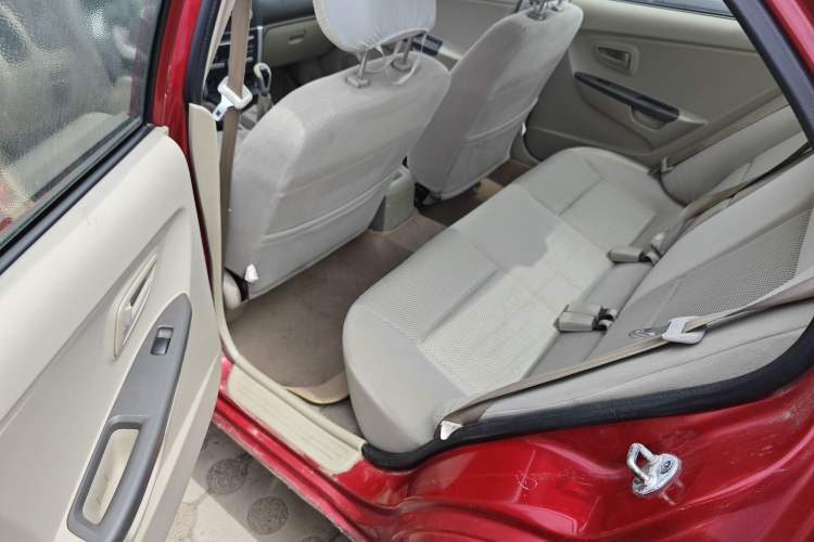 Used Soueast V3 Lingyue 2011 Revised Version 1.5L Manual – Style Edition Left Rear Seat