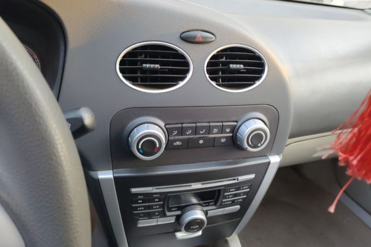 Used Soueast V3 Lingyue 2011 1.5L Manual Comfort Edition Audio And AC Panel