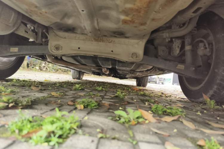Used Soueast V3 Lingyue 2011 1.5L Manual Deluxe Edition Chassis Rear