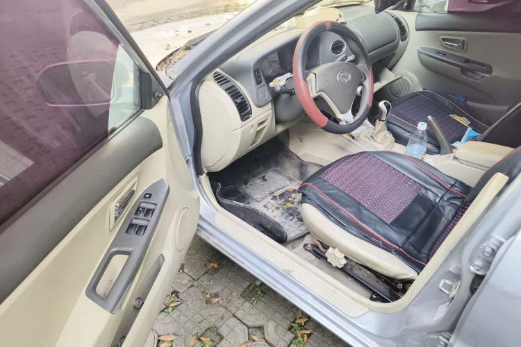 Used Soueast V3 Lingyue 2011 1.5L Manual Deluxe Edition Driver Seat