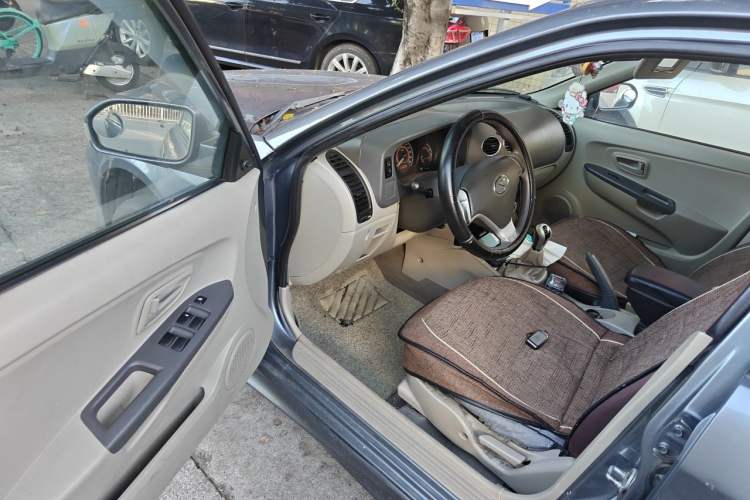 Used Soueast V3 Lingyue 2011 1.5L Manual Comfort Edition Driver Seat