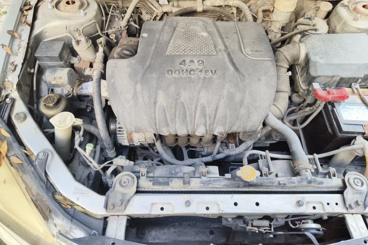 Used Soueast V3 Lingyue 2011 1.5L Manual Deluxe Edition Engine Bay