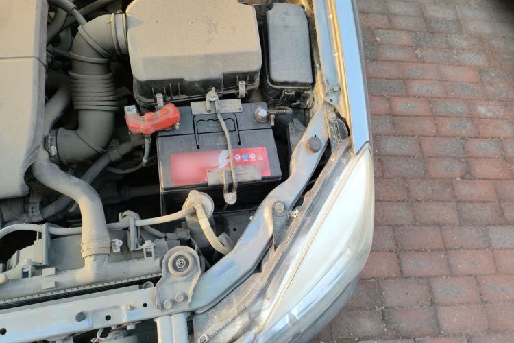 Used Soueast V3 Lingyue 2011 1.5L Manual Comfort Edition Engine Bay Left