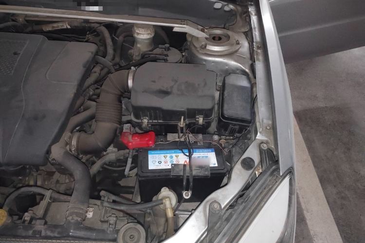 Used Soueast V3 Lingyue 2011 Revised Version 1.5L Manual – Style Edition Engine Bay Left