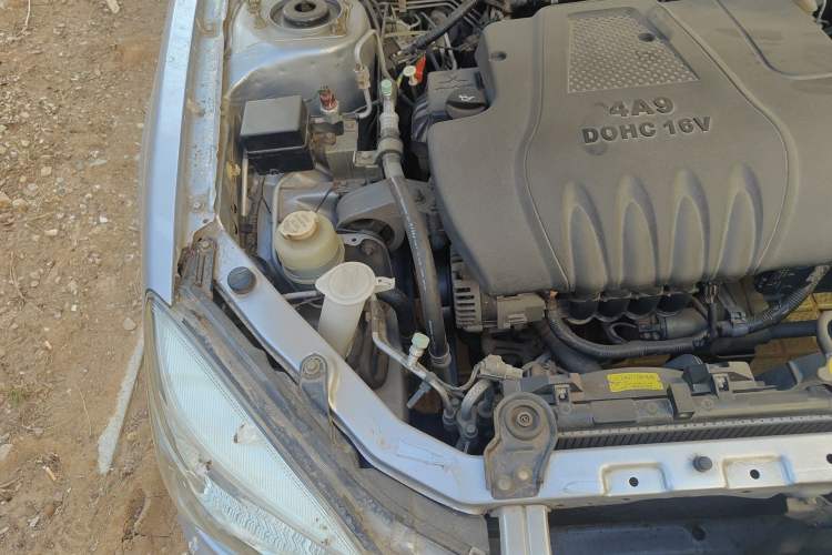 Used Soueast V3 Lingyue 2011 1.5L Manual Comfort Edition Engine Bay Right