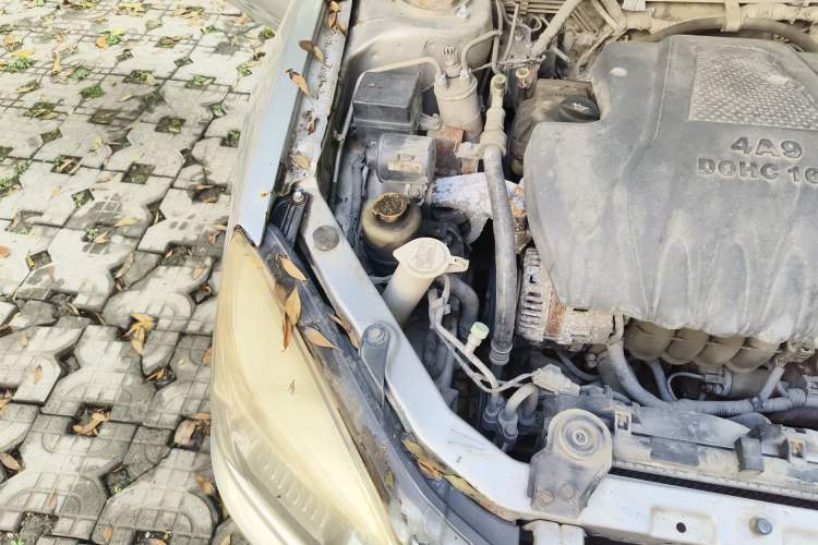 Used Soueast V3 Lingyue 2011 1.5L Manual Deluxe Edition Engine Bay Right