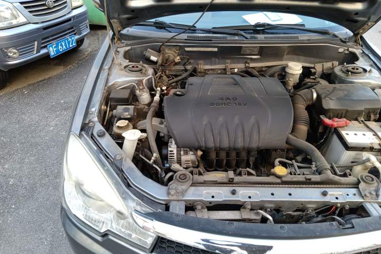 Used Soueast V3 Lingyue 2011 1.5L CVT Flagship Edition Engine Bay Right