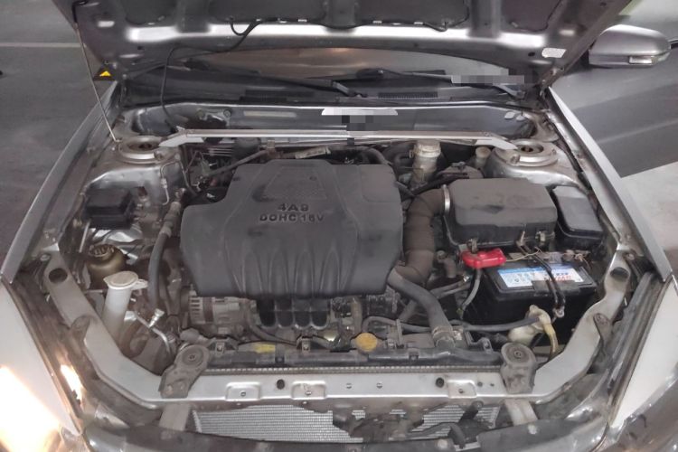 Used Soueast V3 Lingyue 2011 Revised Version 1.5L Manual – Style Edition Engine Bay