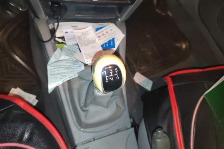 Used Soueast V3 Lingyue 2011 Revised Version 1.5L Manual – Style Edition Gear Lever