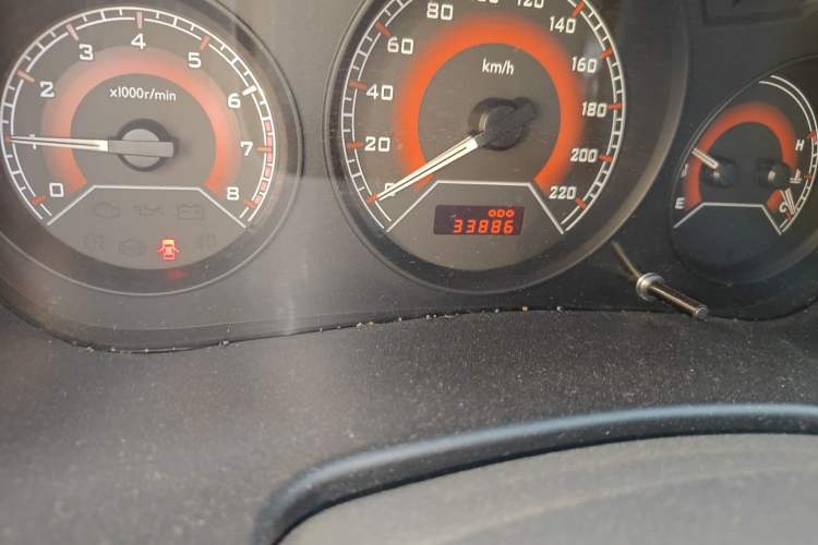 Used Soueast V3 Lingyue 2011 1.5L Manual Comfort Edition Odometer Close Up