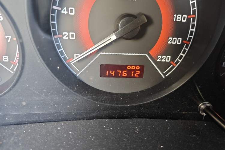 Used Soueast V3 Lingyue 2011 1.5L Manual Comfort Edition Odometer Close Up