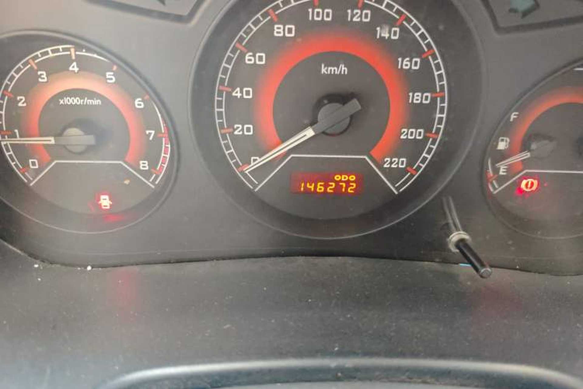Used Soueast V3 Lingyue 2011 1.5L Manual Upgrade Edition Odometer Close Up