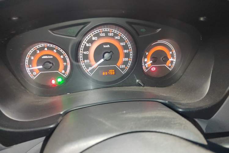 Used Soueast V3 Lingyue 2011 Revised Version 1.5L Manual – Style Edition Odometer Close Up