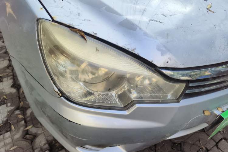 Used Soueast V3 Lingyue 2011 1.5L Manual Deluxe Edition Right Front Headlight
