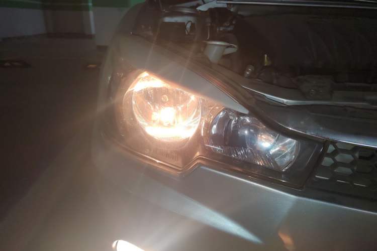 Used Soueast V3 Lingyue 2011 Revised Version 1.5L Manual – Style Edition Right Front Headlight