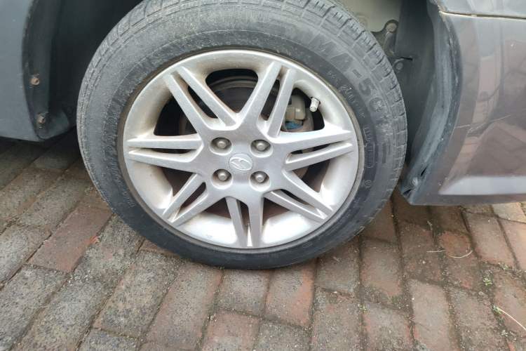 Used Soueast V3 Lingyue 2011 1.5L Manual Comfort Edition Right Front Wheel Hub