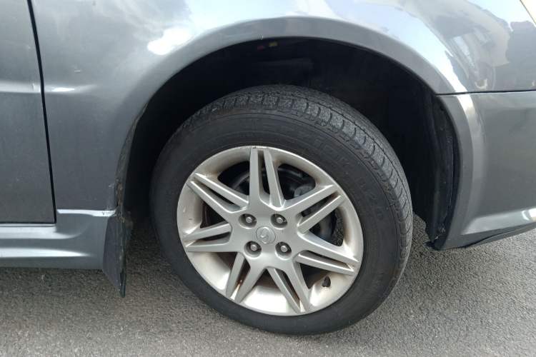 Used Soueast V3 Lingyue 2011 1.5L CVT Flagship Edition Right Front Wheel Hub