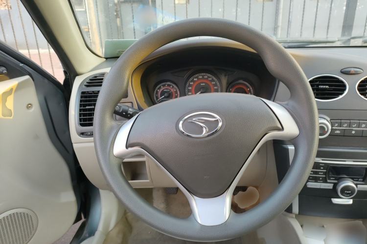 Used Soueast V3 Lingyue 2011 1.5L Manual Comfort Edition Steering Wheel