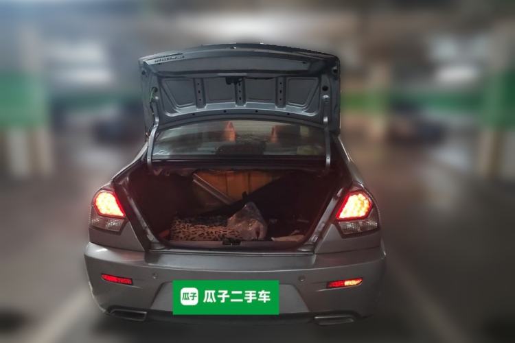 Used Soueast V3 Lingyue 2011 Revised Version 1.5L Manual – Style Edition Trunk