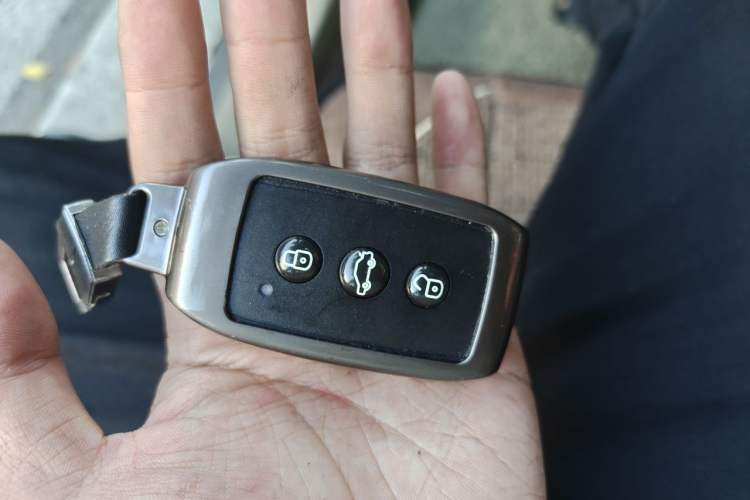 Used Soueast V3 Lingyue 2011 1.5L Manual Comfort Edition Vehicle Key