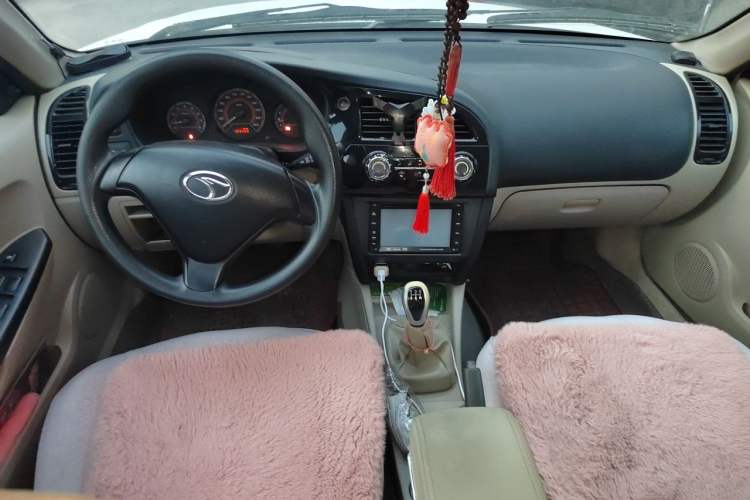 Used Soueast V3 Lingyue 2011 Revised Version 1.5L Manual – Style Edition Center Console
