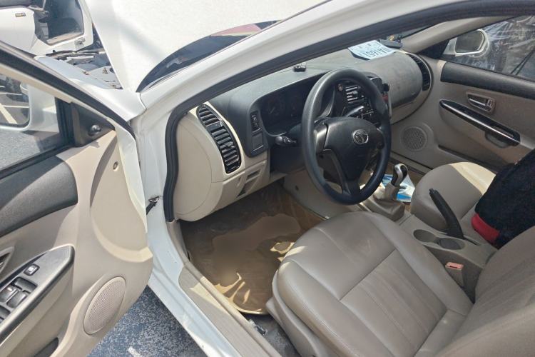 Used Soueast V3 Lingyue 2011 1.5L Manual Deluxe Edition Driver Seat