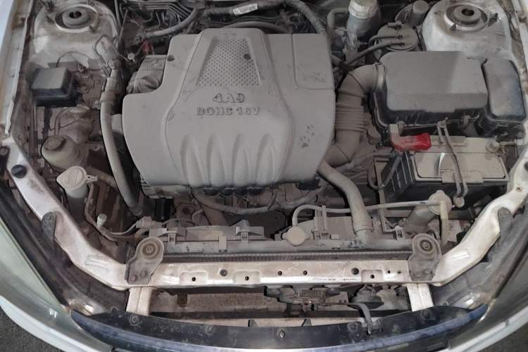 Used Soueast V3 Lingyue 2011 Revised Version 1.5L Manual – Style Edition Engine Bay