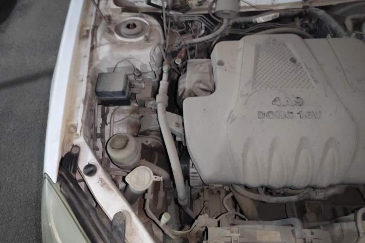 Used Soueast V3 Lingyue 2011 Revised Version 1.5L Manual – Style Edition Engine Bay Right