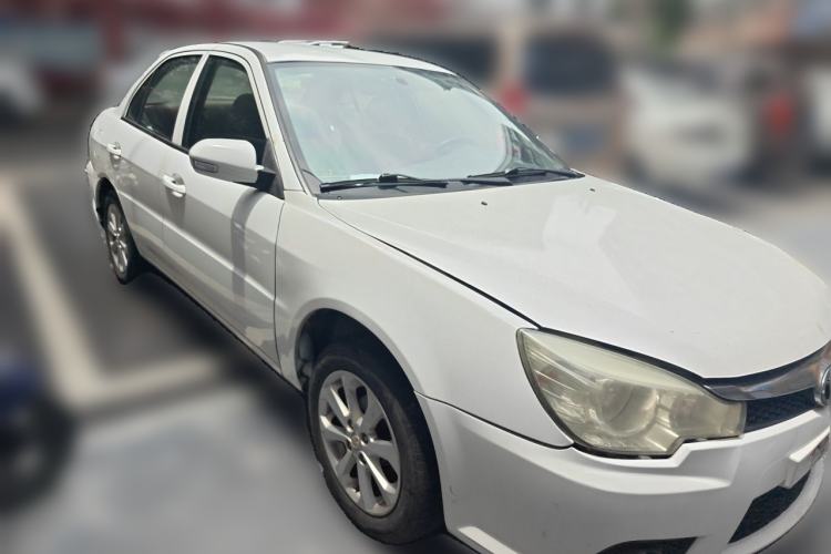 Used Soueast V3 Lingyue 2011 1.5L Manual Deluxe Edition Front Right 45 Deg