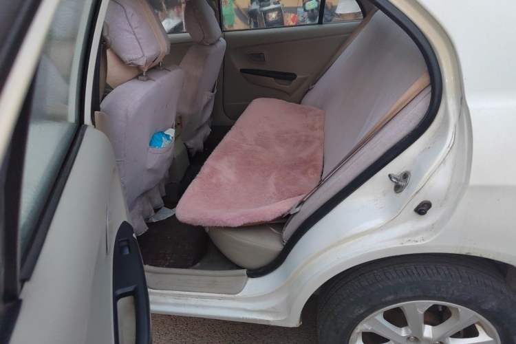 Used Soueast V3 Lingyue 2011 Revised Version 1.5L Manual – Style Edition Left Rear Seat