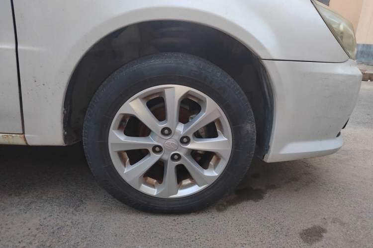 Used Soueast V3 Lingyue 2011 Revised Version 1.5L Manual – Style Edition Right Front Wheel Hub