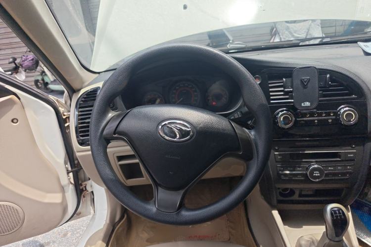 Used Soueast V3 Lingyue 2011 1.5L Manual Deluxe Edition Steering Wheel
