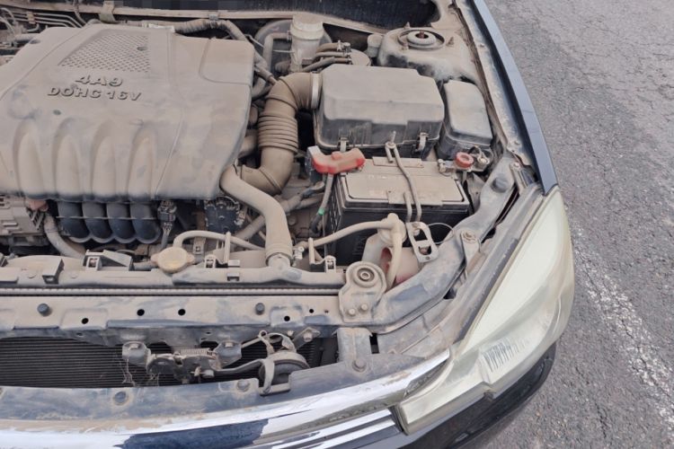 Used Soueast V3 Lingyue 2012 Revised Version 1.5L Manual Comfort Edition Engine Bay Left